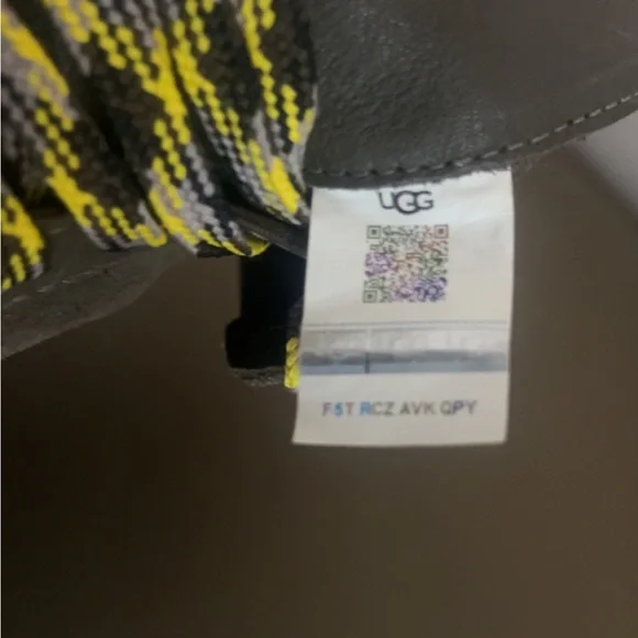 UGG Winter Boots in Olive and Black - Picture 4 of 7